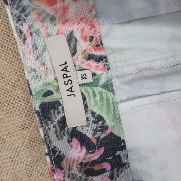 Jaspal Size XS Floral Shorts (approx 8) - Picture 6 of 7